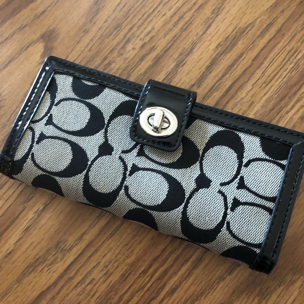 Coach credit card and ID holder